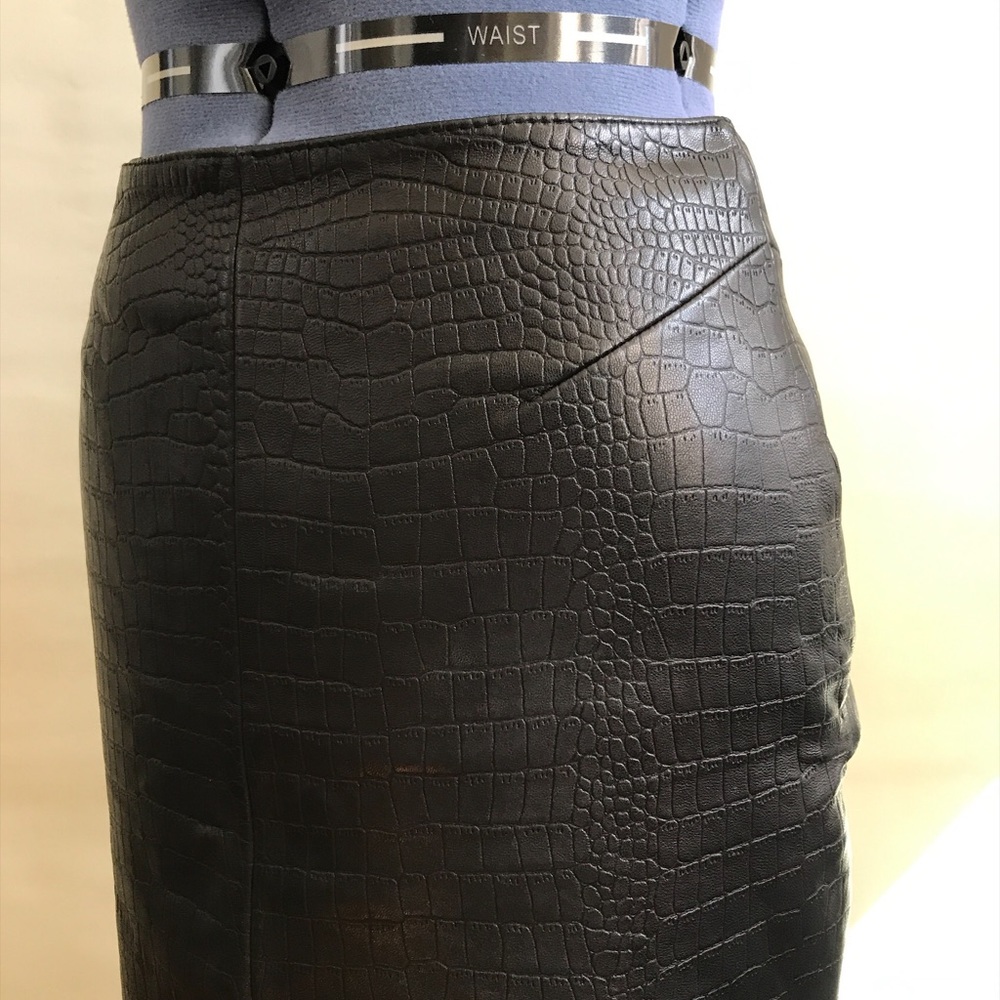 Leather pencil skirt - Picture 2 of 7